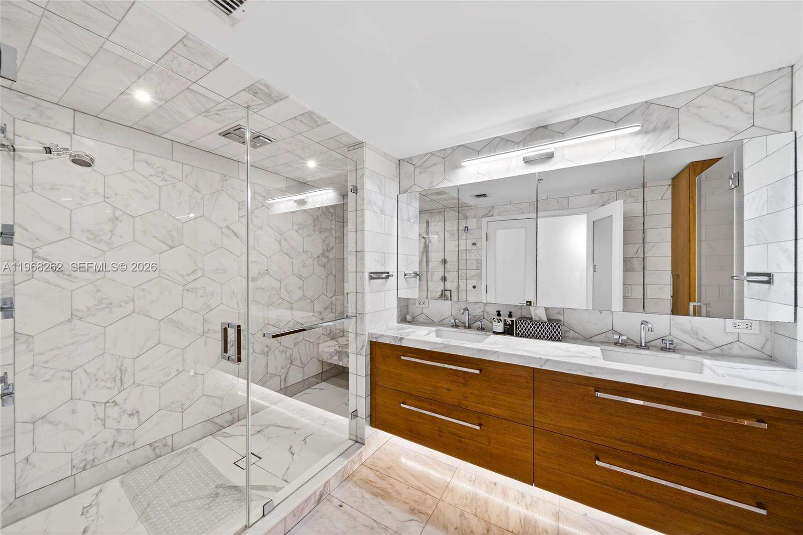 BLUE - 601 36 St, Miami, FL 33137 | Picture 22