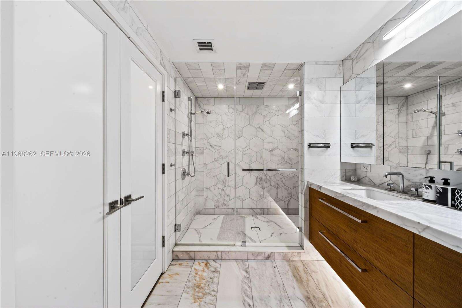 BLUE - 601 36 St, Miami, FL 33137 | Picture 23