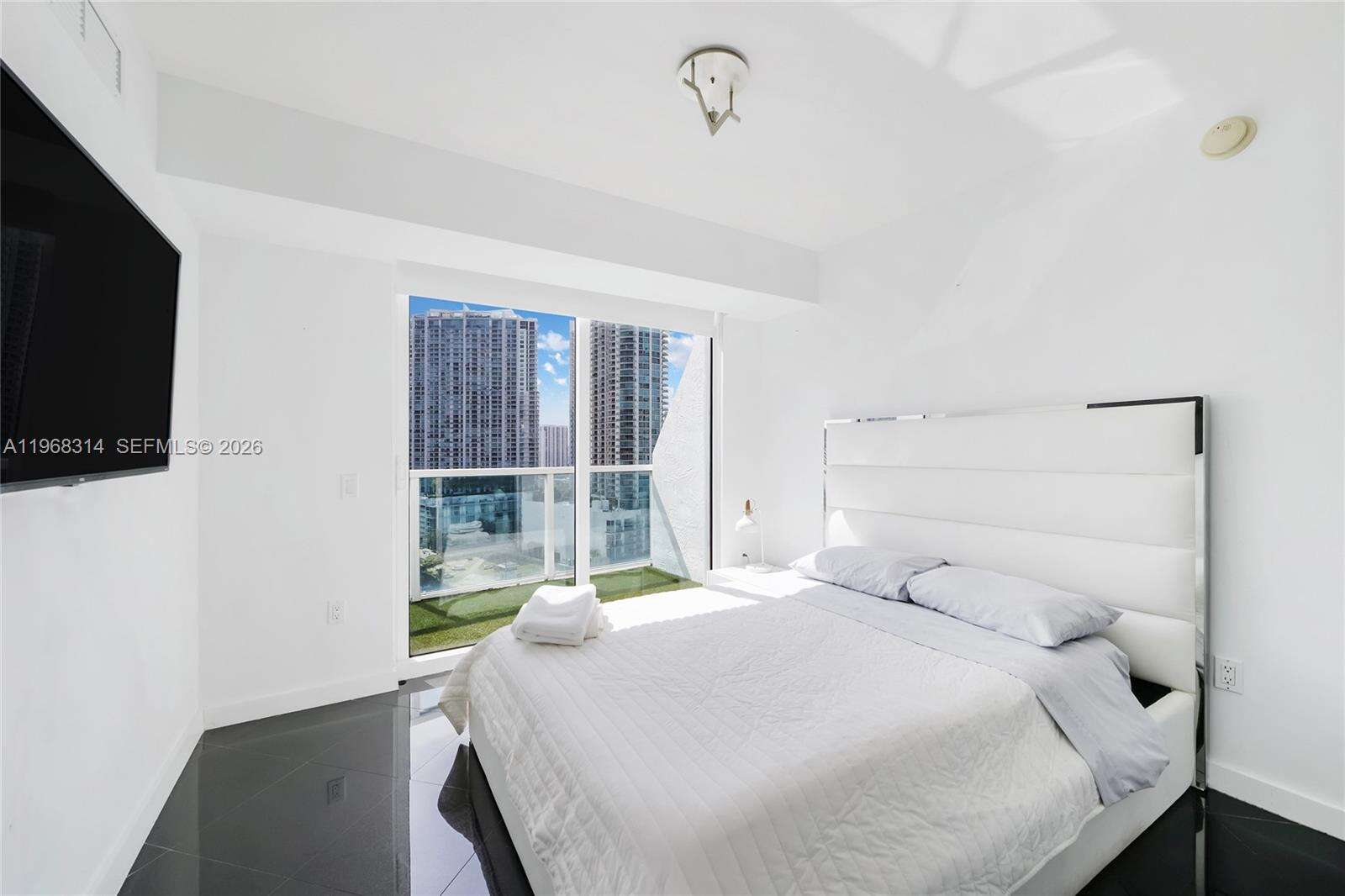 Brickell On The River at 41 5 St, Miami, FL 33131 - For Sale photo 15