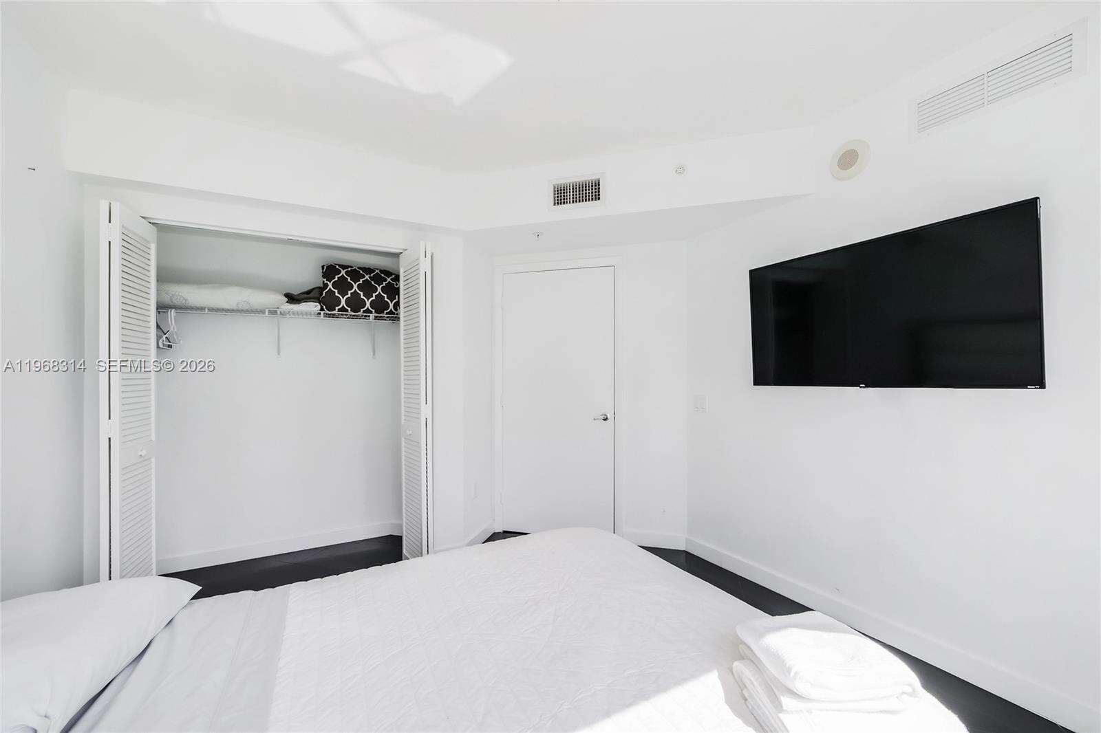 Brickell On The River at 41 5 St, Miami, FL 33131 - For Sale photo 17