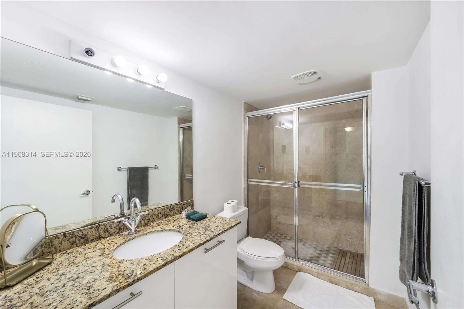 Brickell On The River at 41 5 St, Miami, FL 33131 - For Sale photo 22
