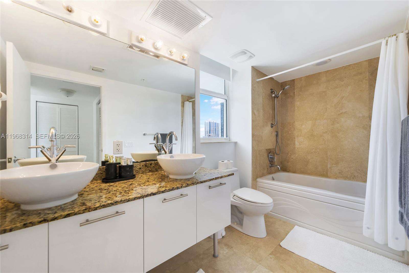Brickell On The River at 41 5 St, Miami, FL 33131 - For Sale photo 34