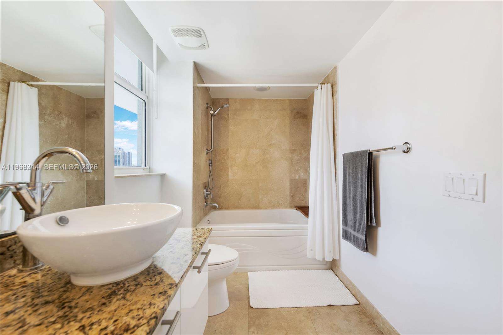Brickell On The River at 41 5 St, Miami, FL 33131 - For Sale photo 36