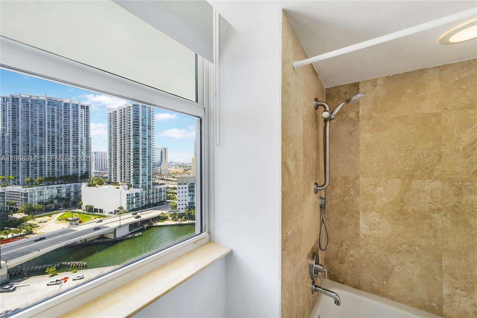 Brickell On The River at 41 5 St, Miami, FL 33131 - For Sale photo 37
