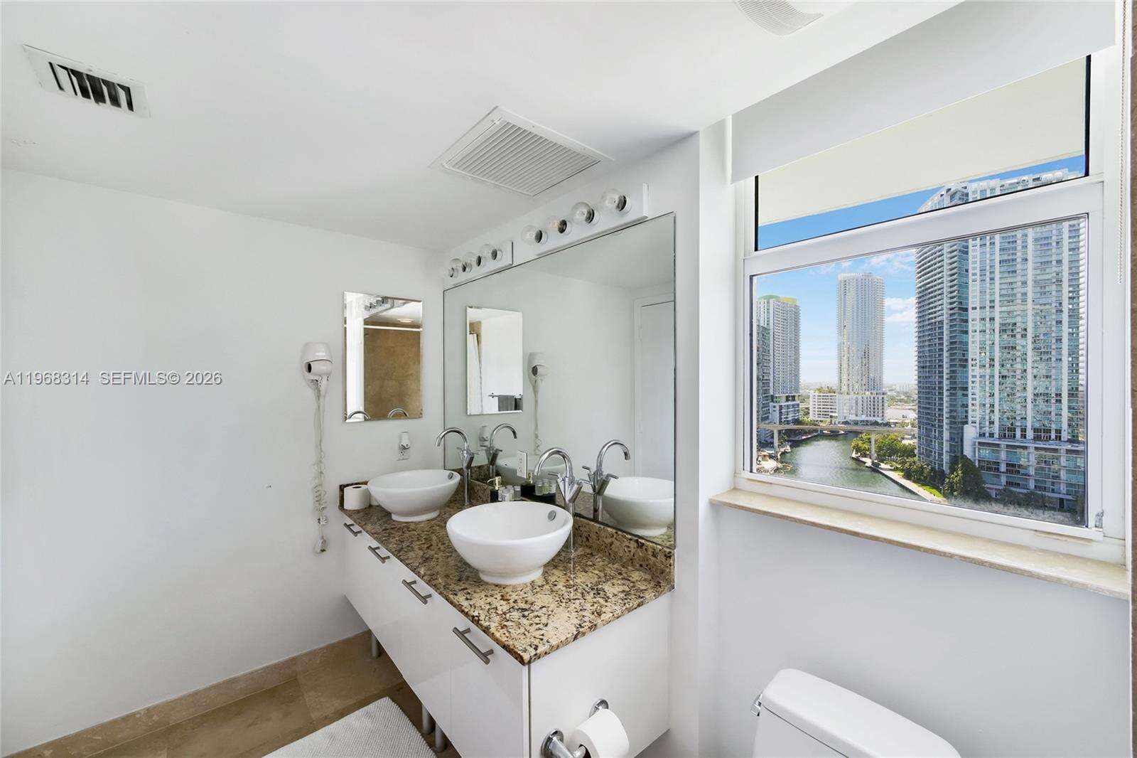 Brickell On The River at 41 5 St, Miami, FL 33131 - For Sale photo 38