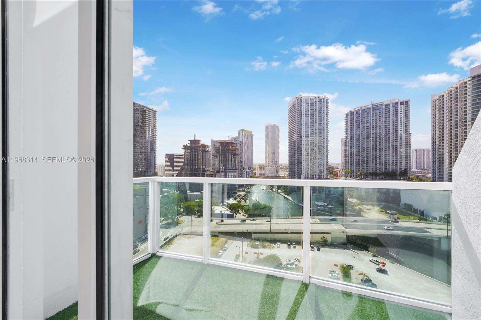 Brickell On The River at 41 5 St, Miami, FL 33131 - For Sale photo 44
