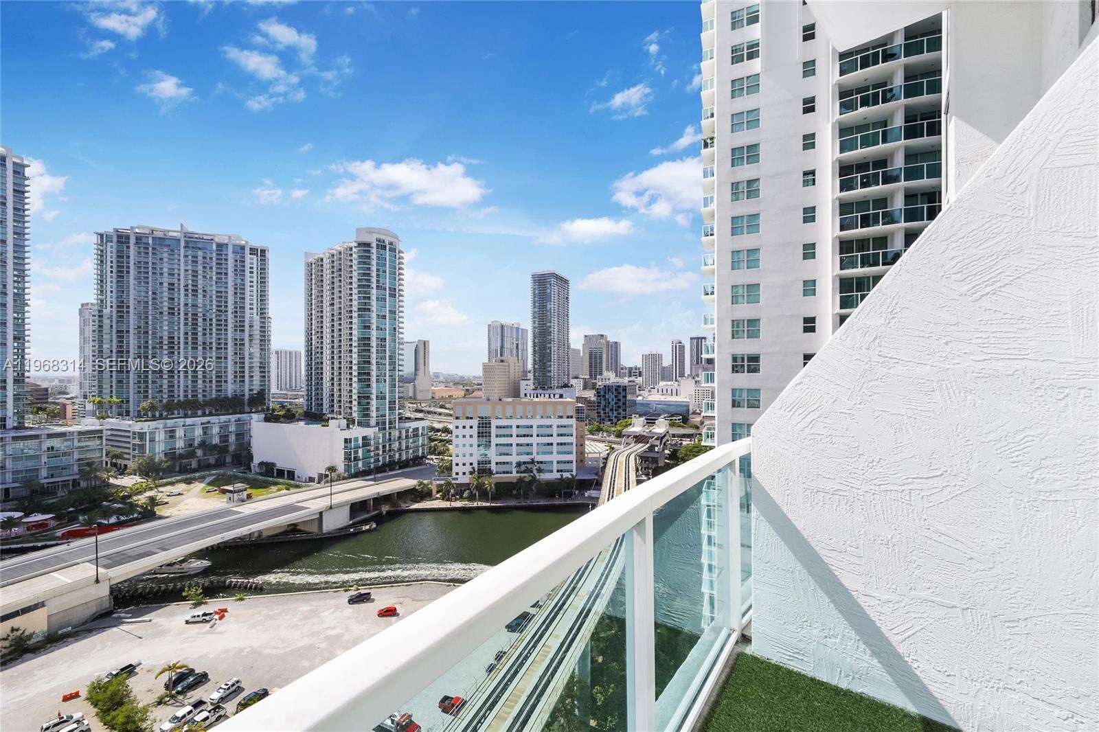 Brickell On The River at 41 5 St, Miami, FL 33131 - For Sale photo 45