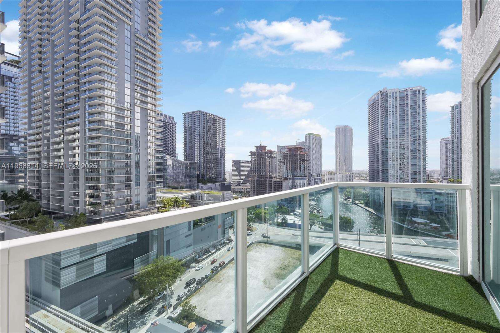 Brickell On The River at 41 5 St, Miami, FL 33131 - For Sale photo 49