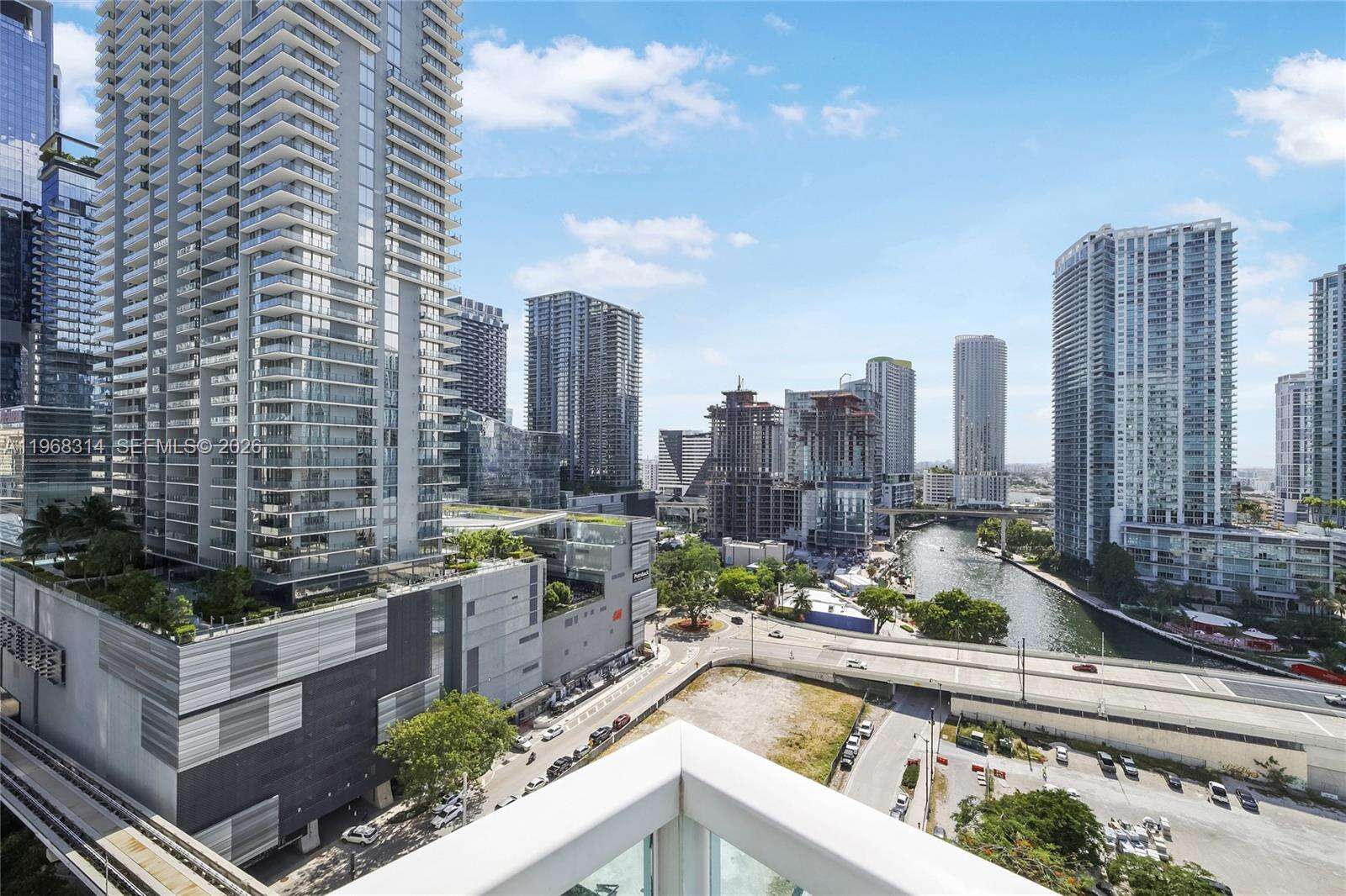 Brickell On The River at 41 5 St, Miami, FL 33131 - For Sale photo 53