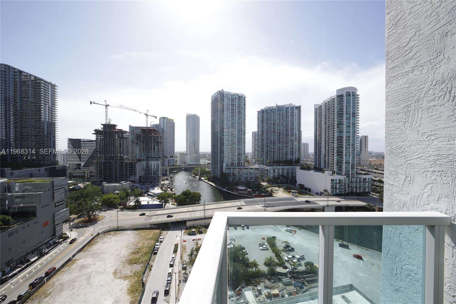 Brickell On The River at 41 5 St, Miami, FL 33131 - For Sale photo 57