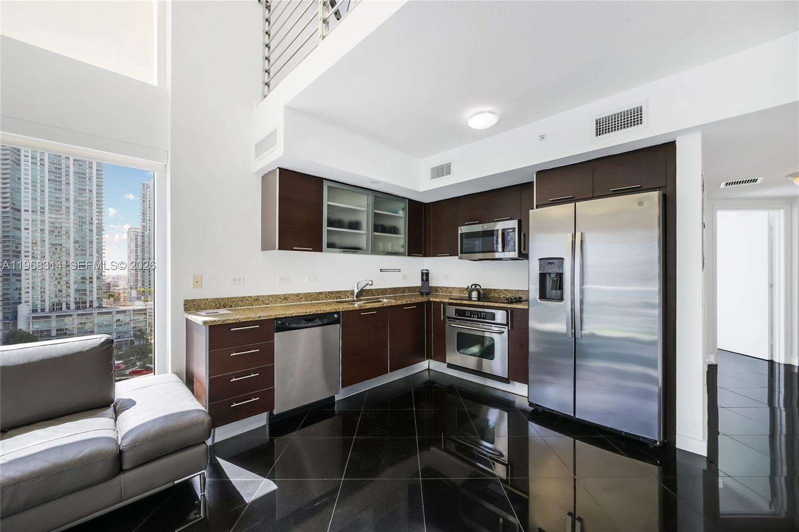 Brickell On The River at 41 5 St, Miami, FL 33131 - For Sale photo 9