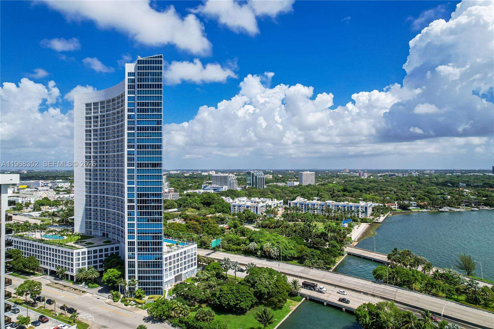 BLUE - 601 36 St, Miami, FL 33137 | Picture 24