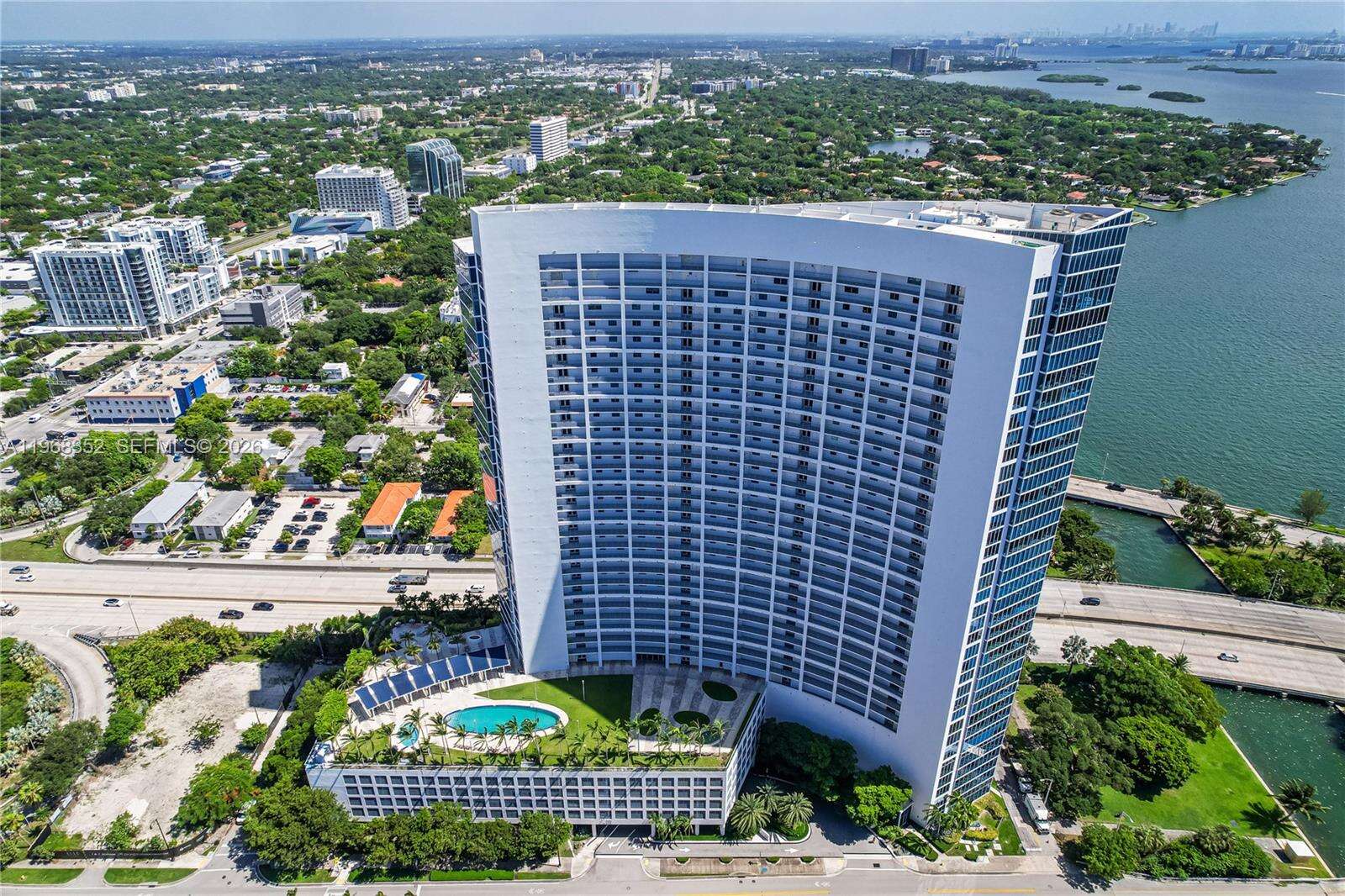 BLUE - 601 36 St, Miami, FL 33137 | Picture 32