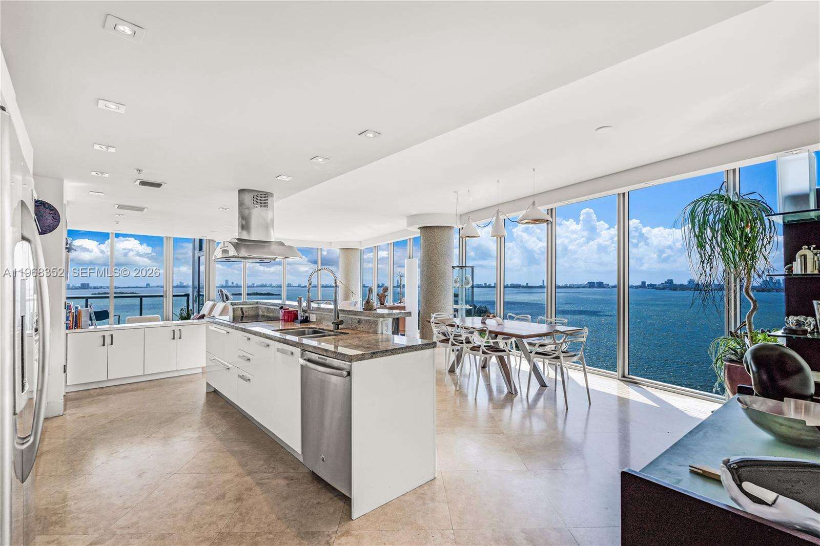 BLUE - 601 36 St, Miami, FL 33137 | Picture 8