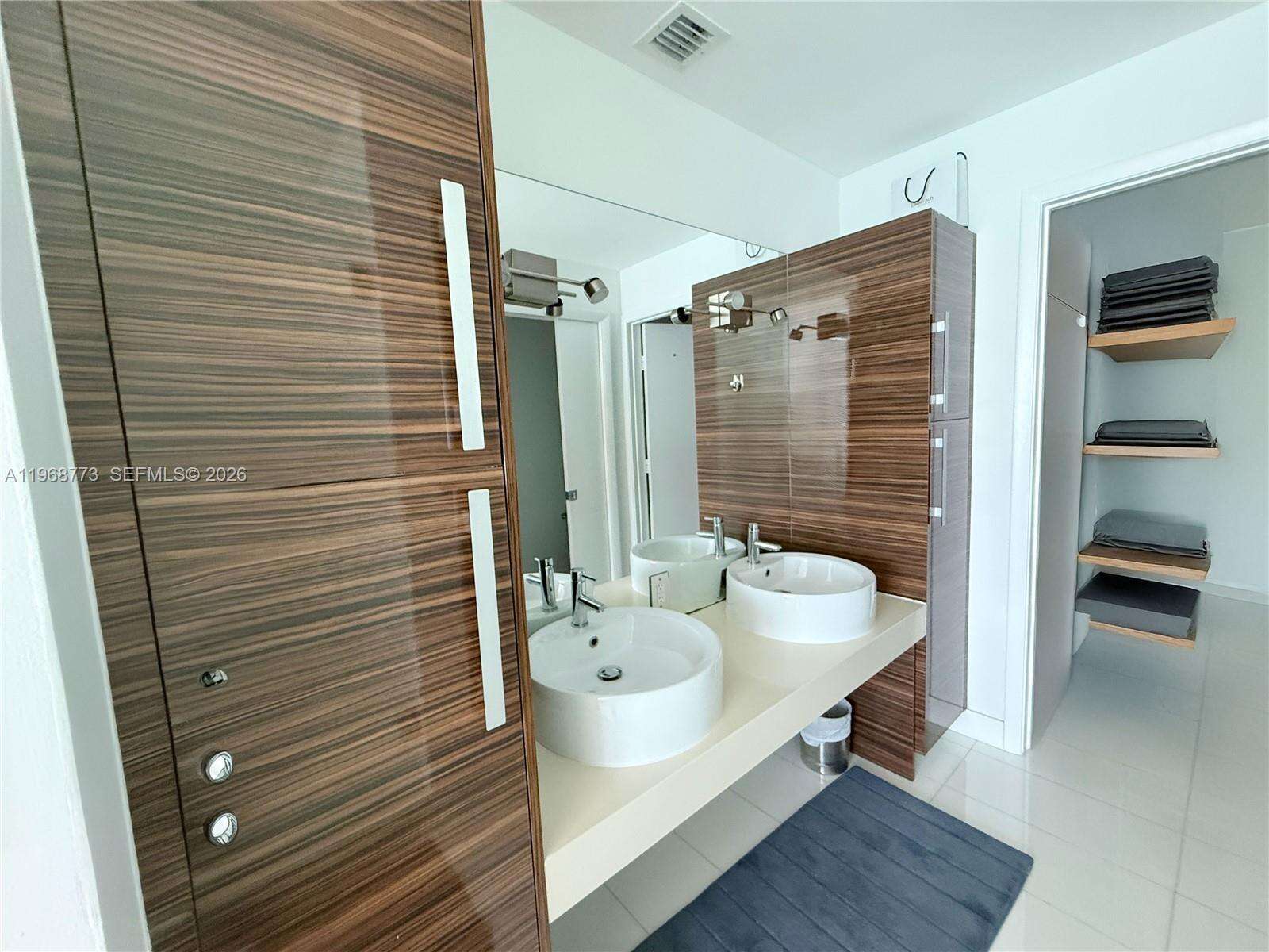 PARAMOUNT BAY - 2020 Bayshore Dr, Miami, FL 33137 | Picture 17