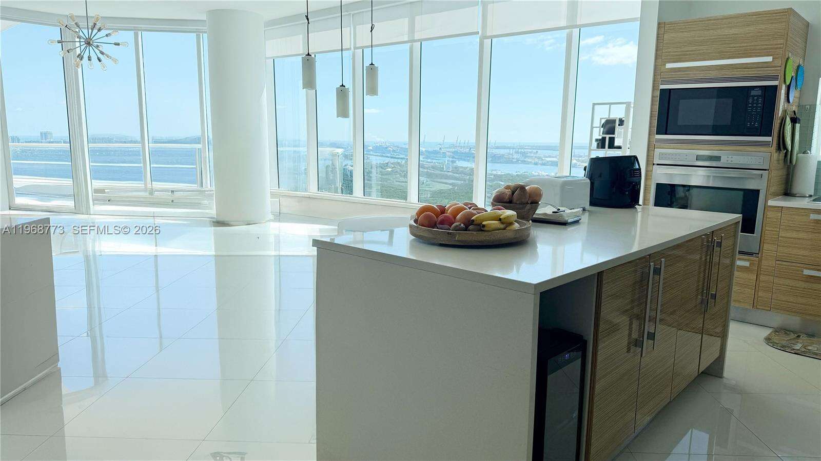 PARAMOUNT BAY - 2020 Bayshore Dr, Miami, FL 33137 | Picture 3