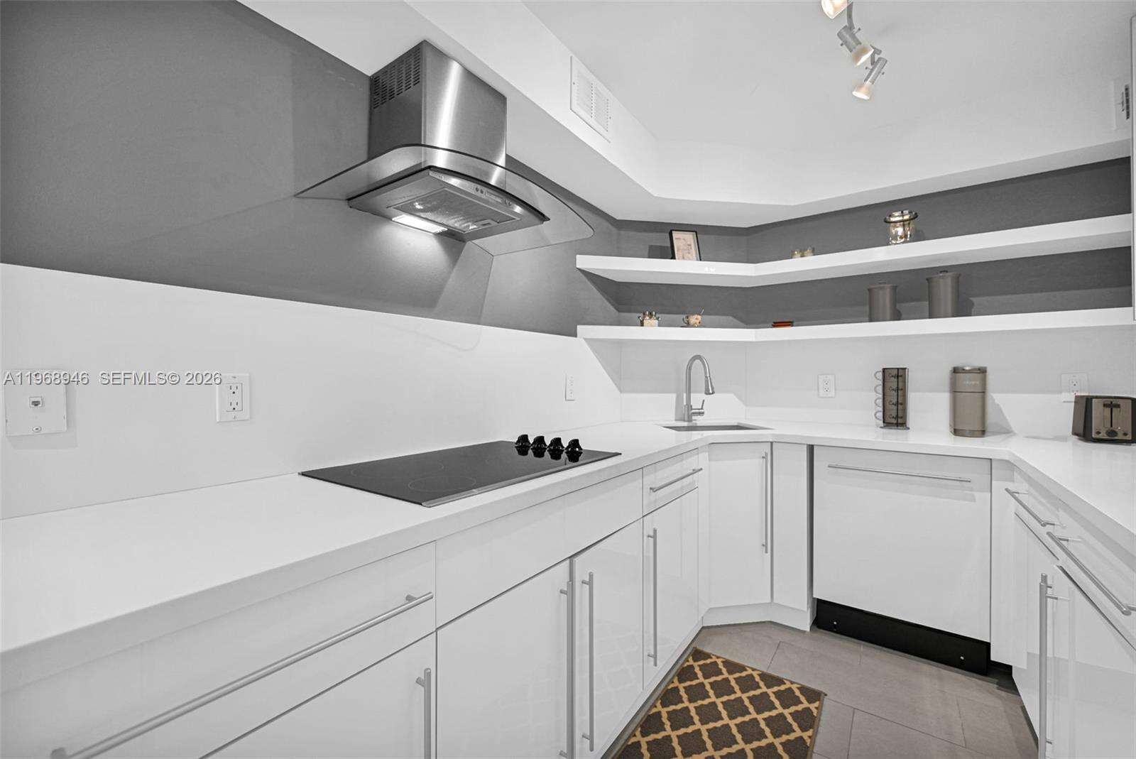 The Alexander at 5225 Collins Ave, Miami Beach, FL 33140 - For Sale photo 15