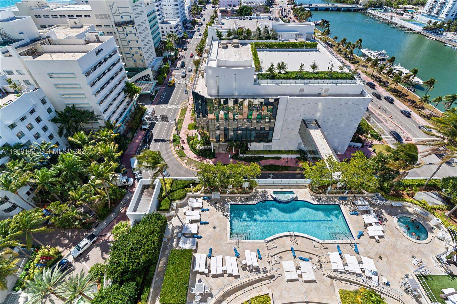 FONTAINEBLEAU II - 4401 Collins Ave, Miami Beach, FL 33140 | Picture 7