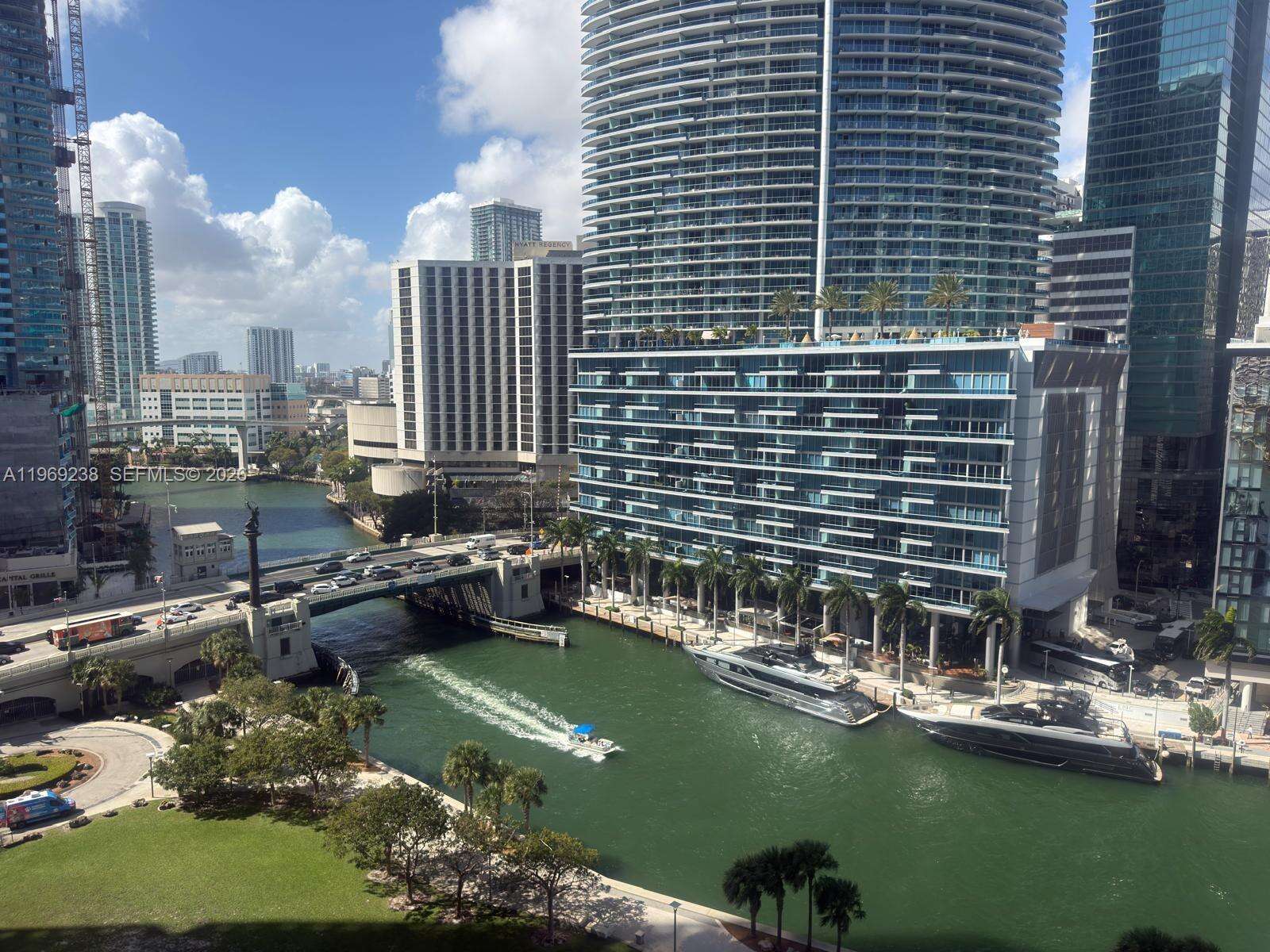 Icon Brickell 1 at 465 Brickell, Miami, FL 33131 - For Sale photo 1
