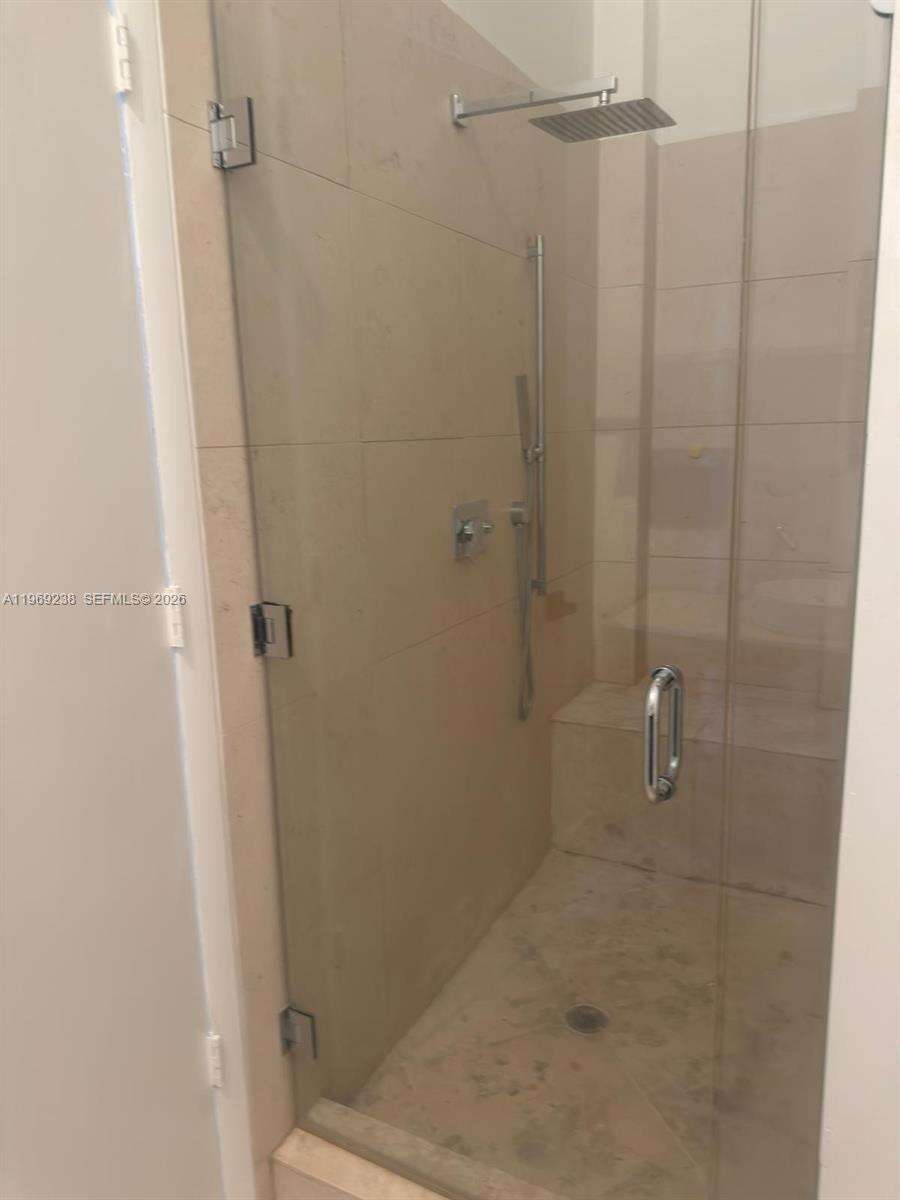 Icon Brickell 1 at 465 Brickell, Miami, FL 33131 - For Sale photo 13