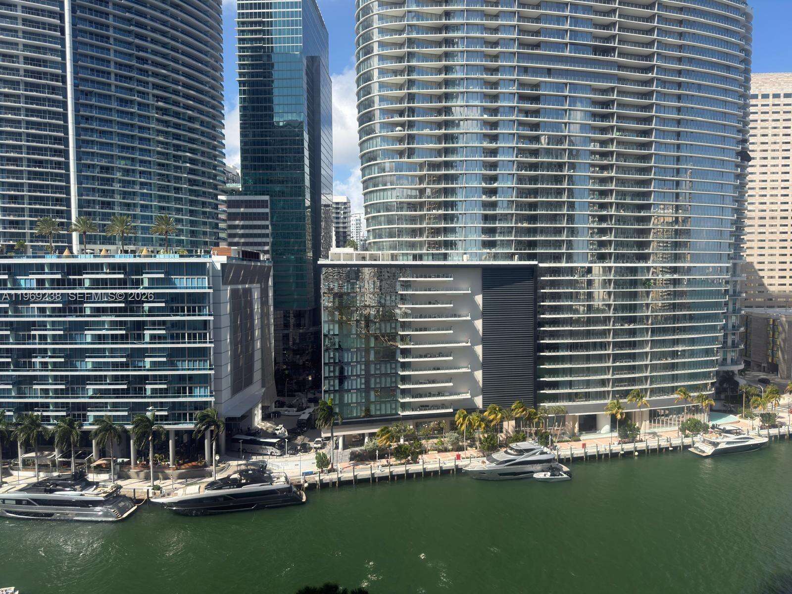 Icon Brickell 1 at 465 Brickell, Miami, FL 33131 - For Sale photo 15