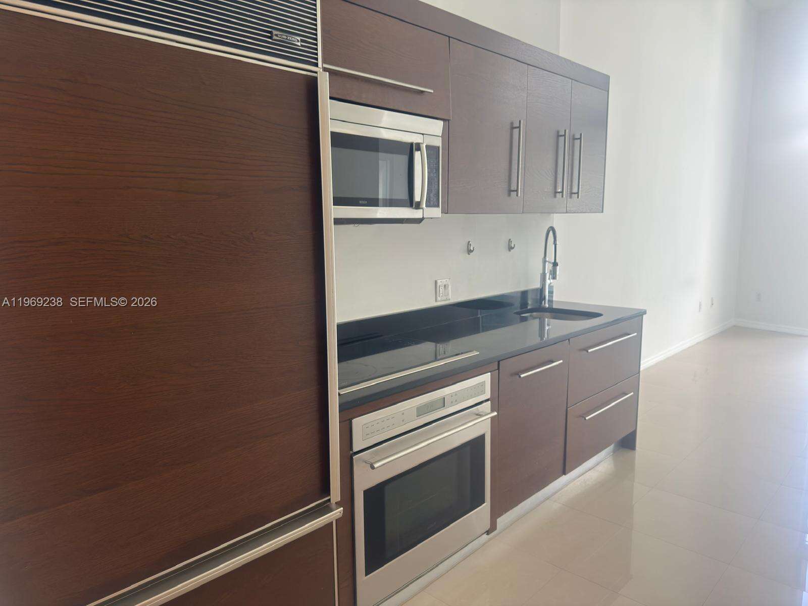 Icon Brickell 1 at 465 Brickell, Miami, FL 33131 - For Sale photo 4