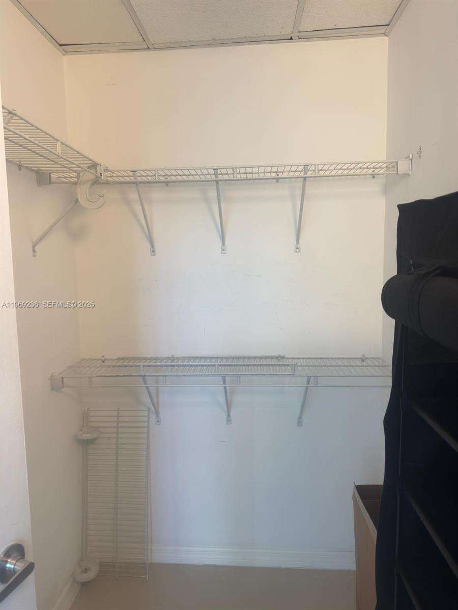 Icon Brickell 1 at 465 Brickell, Miami, FL 33131 - For Sale photo 7