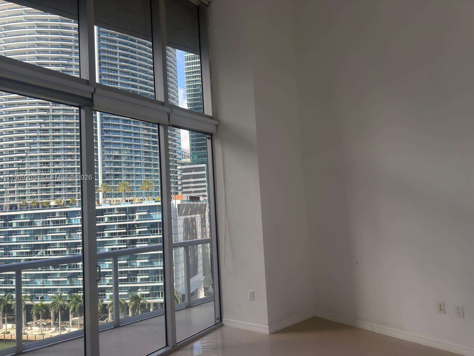 Icon Brickell 1 at 465 Brickell, Miami, FL 33131 - For Sale photo 8