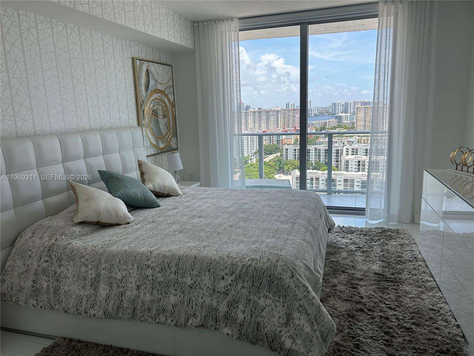 PARQUE TOWERS - 300 Sunny Isles Blvd, Sunny Isles Beach, FL 33160 | Picture 12