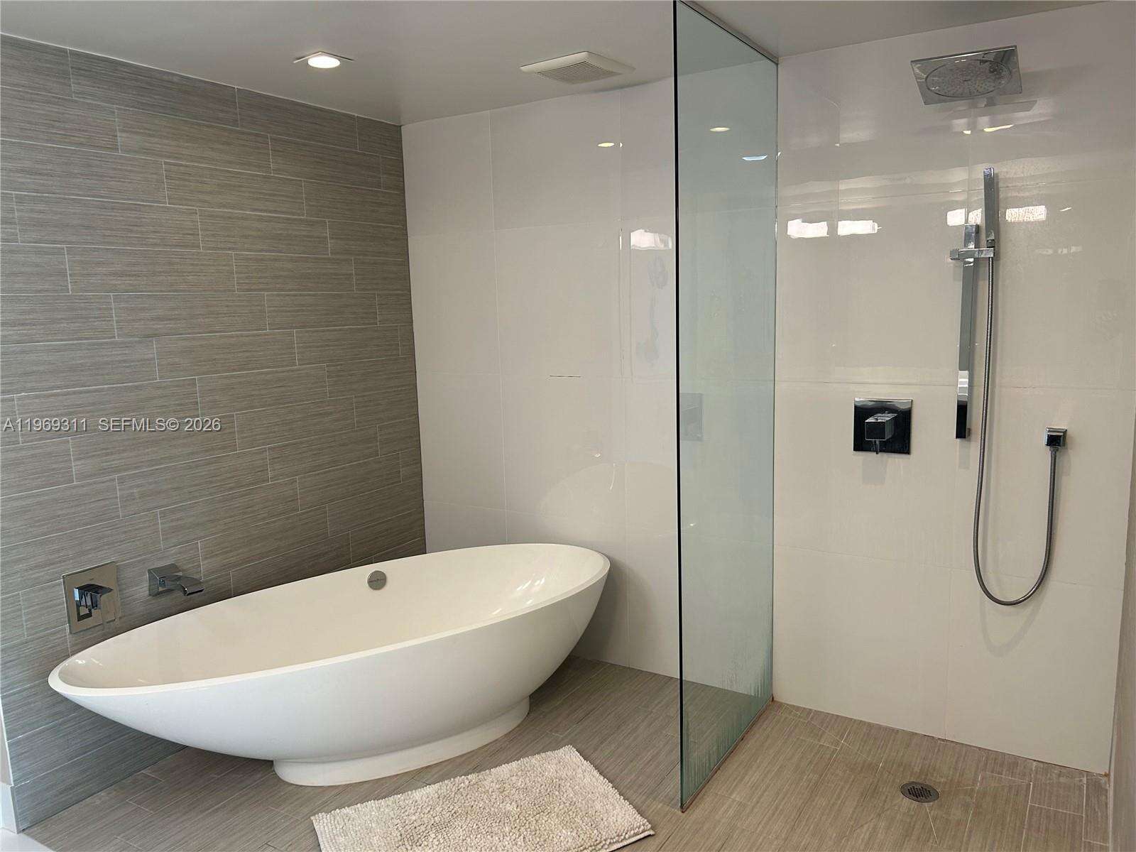 PARQUE TOWERS - 300 Sunny Isles Blvd, Sunny Isles Beach, FL 33160 | Picture 16