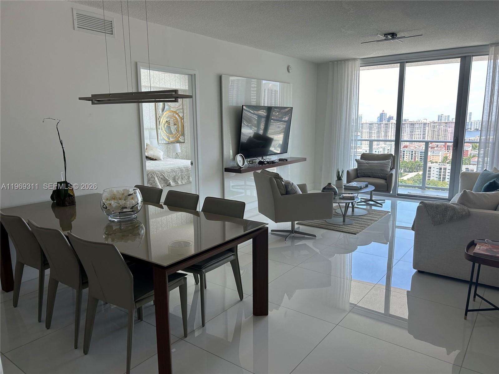 PARQUE TOWERS - 300 Sunny Isles Blvd, Sunny Isles Beach, FL 33160 | Picture 4