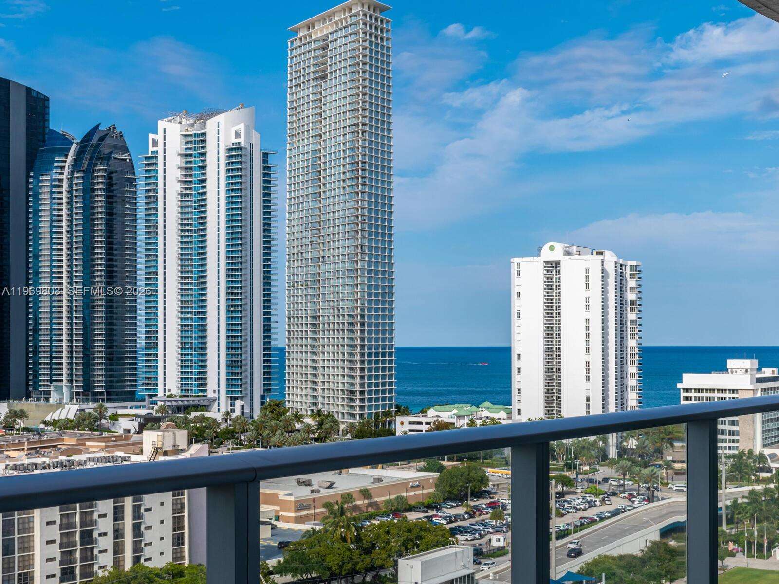 PARQUE TOWERS - 300 Sunny Isles Blvd, Sunny Isles Beach, FL 33160 | Picture 4