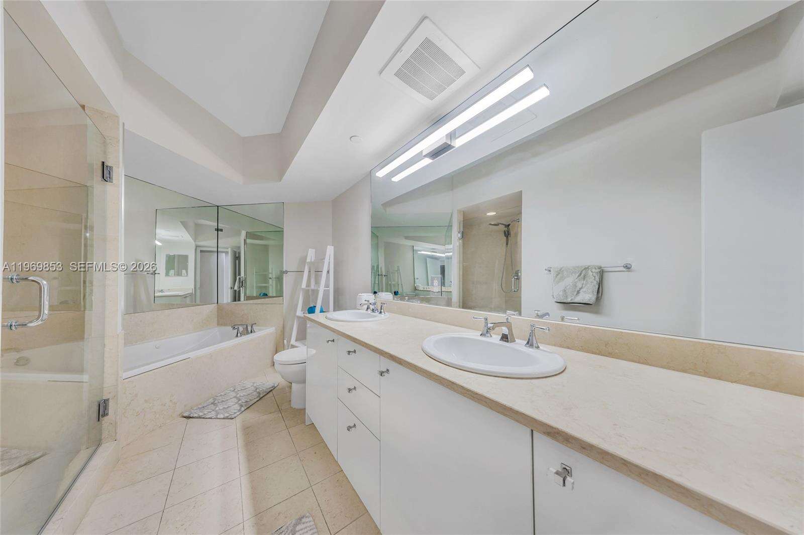 Turnberry Village North at 20000 Country Club Dr, Aventura, FL 33180 - For Sale photo 18