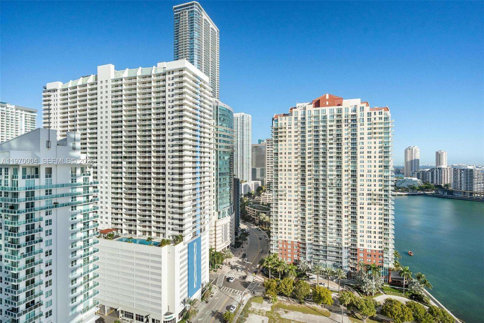JADE RESIDENCES AT BRICKELL BAY - 1331 Brickell Bay Dr, Miami, FL 33131 | Picture 18