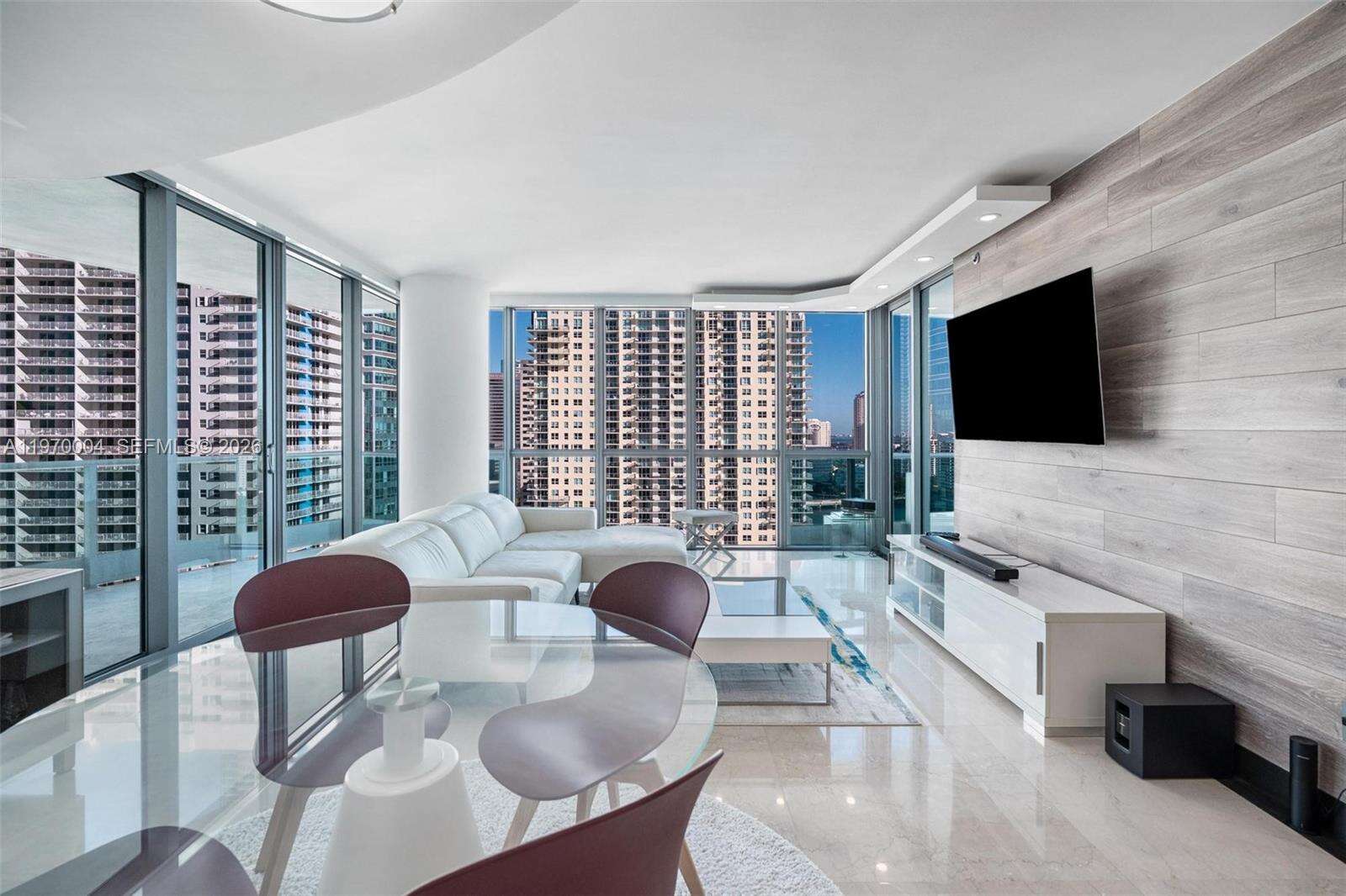 JADE RESIDENCES AT BRICKELL BAY - 1331 Brickell Bay Dr, Miami, FL 33131 | Picture 3