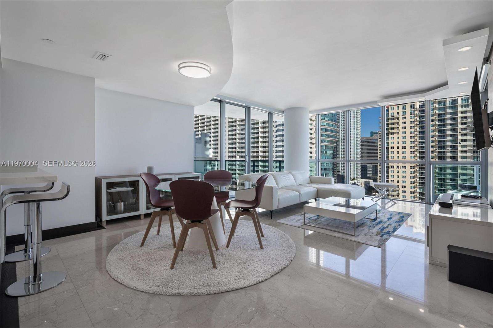 JADE RESIDENCES AT BRICKELL BAY - 1331 Brickell Bay Dr, Miami, FL 33131 | Picture 4