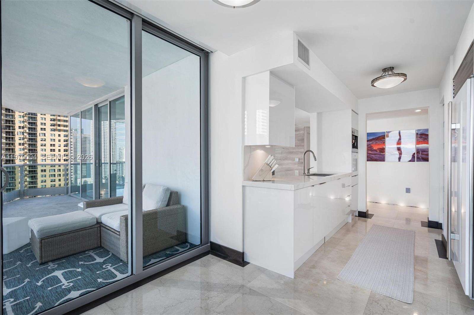 JADE RESIDENCES AT BRICKELL BAY - 1331 Brickell Bay Dr, Miami, FL 33131 | Picture 7