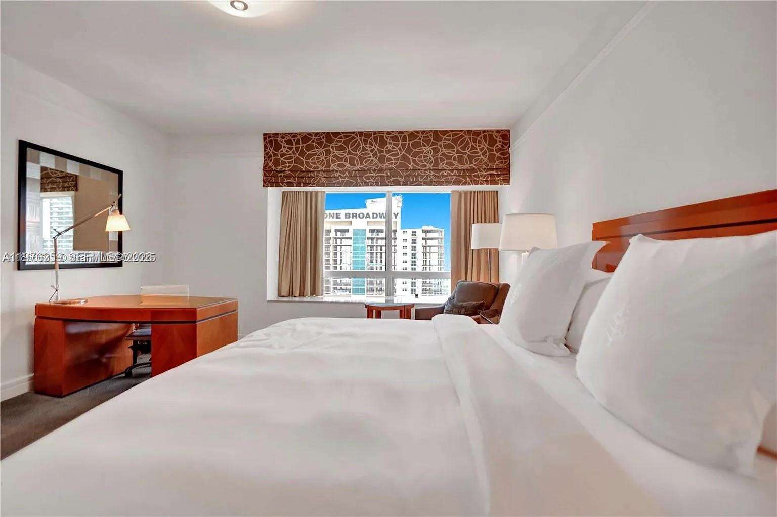 MILLENNIUM TOWER - 1435 Brickell Ave, Miami, FL 33131 | Picture 10