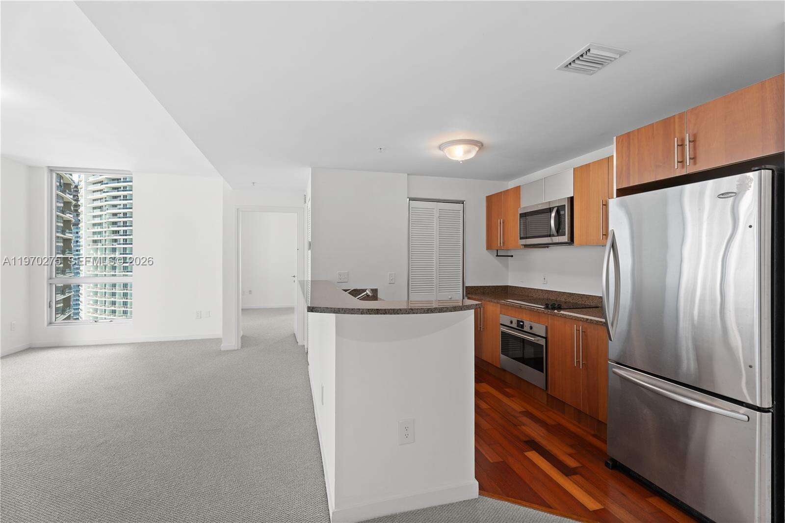 Met 1 at 300 Biscayne Blvd, Miami, FL 33131 - For Sale photo 6
