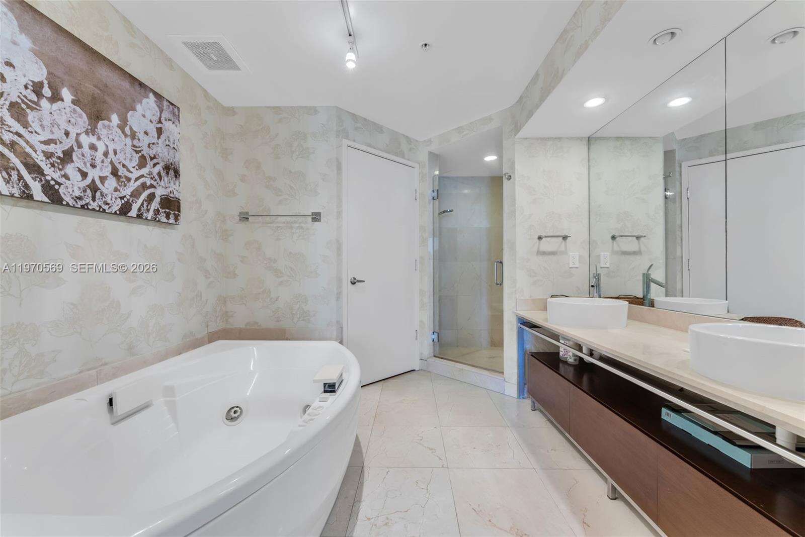 SAYAN - 16275 Collins Ave, Sunny Isles Beach, FL 33160 | Picture 17