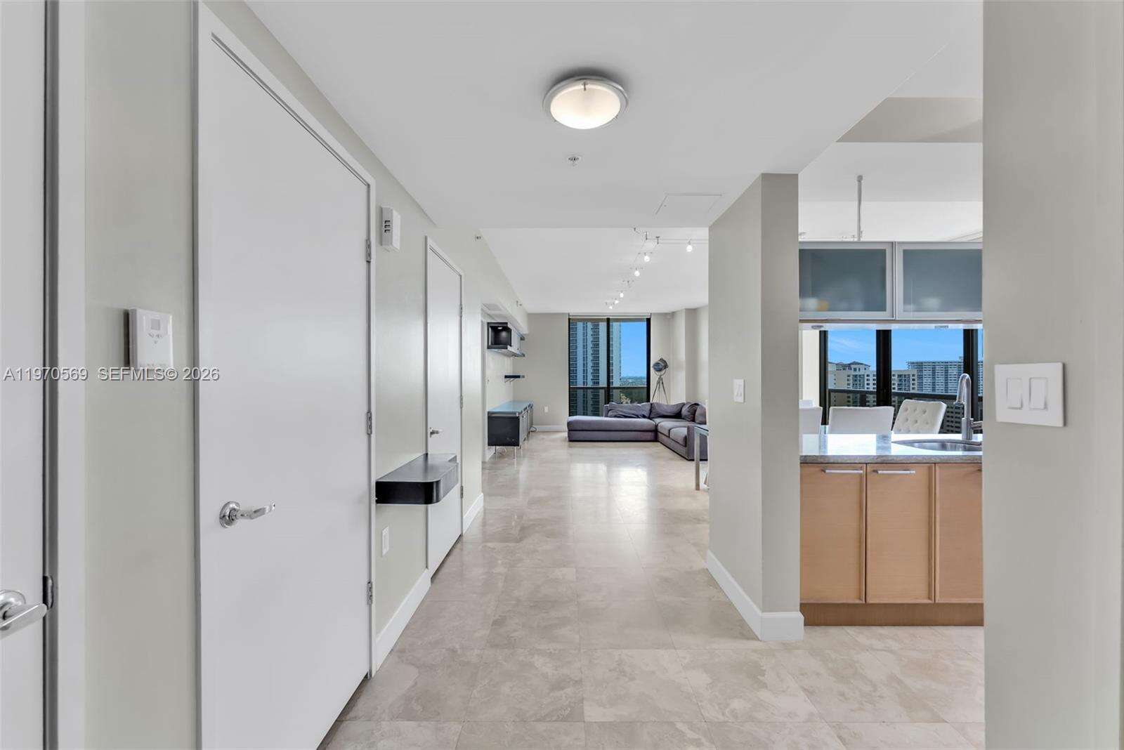 SAYAN - 16275 Collins Ave, Sunny Isles Beach, FL 33160 | Picture 4