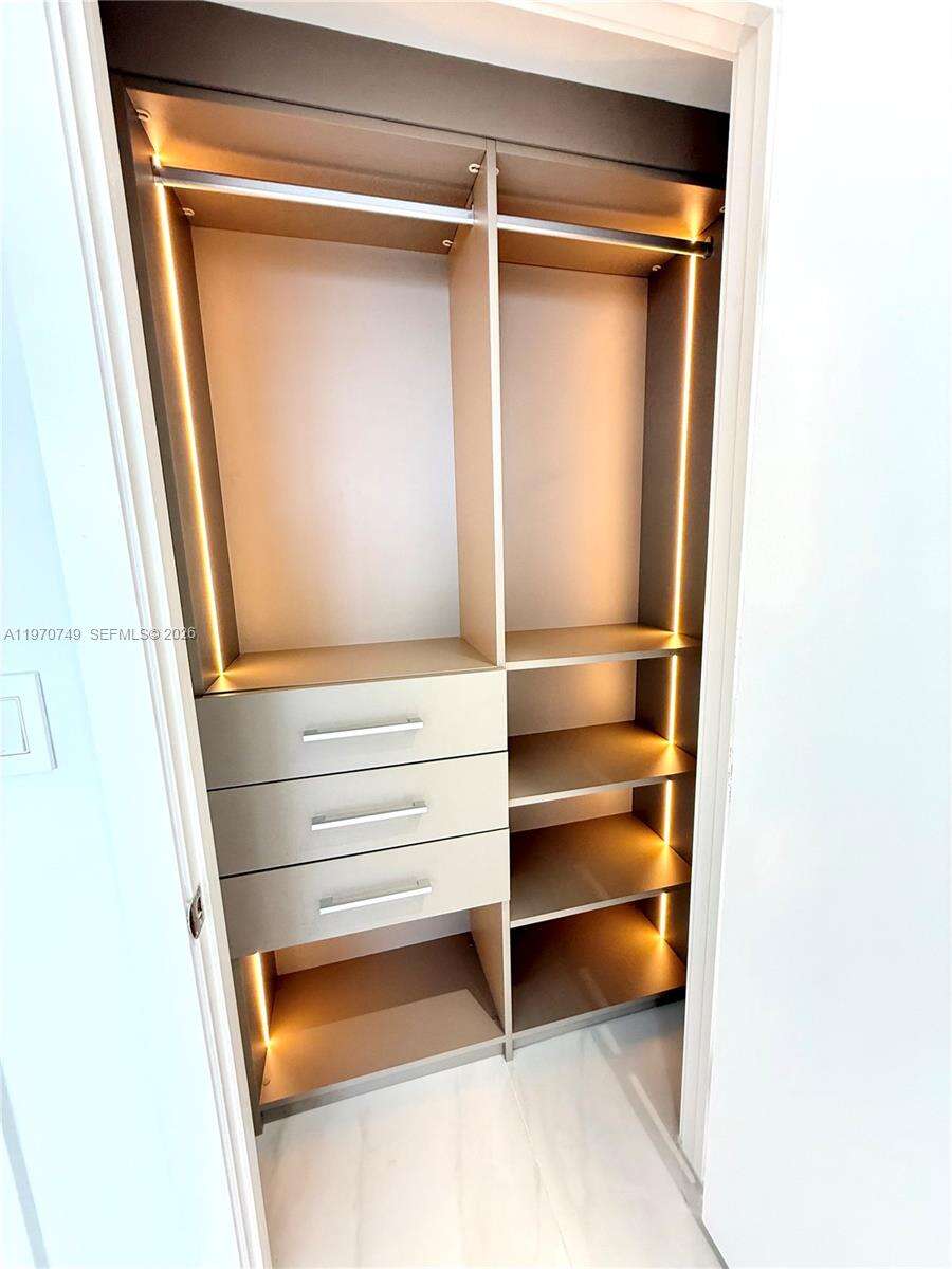 THE BEACH CLUB - 1850 Ocean Dr, Hallandale Beach, FL 33009 | Picture 17