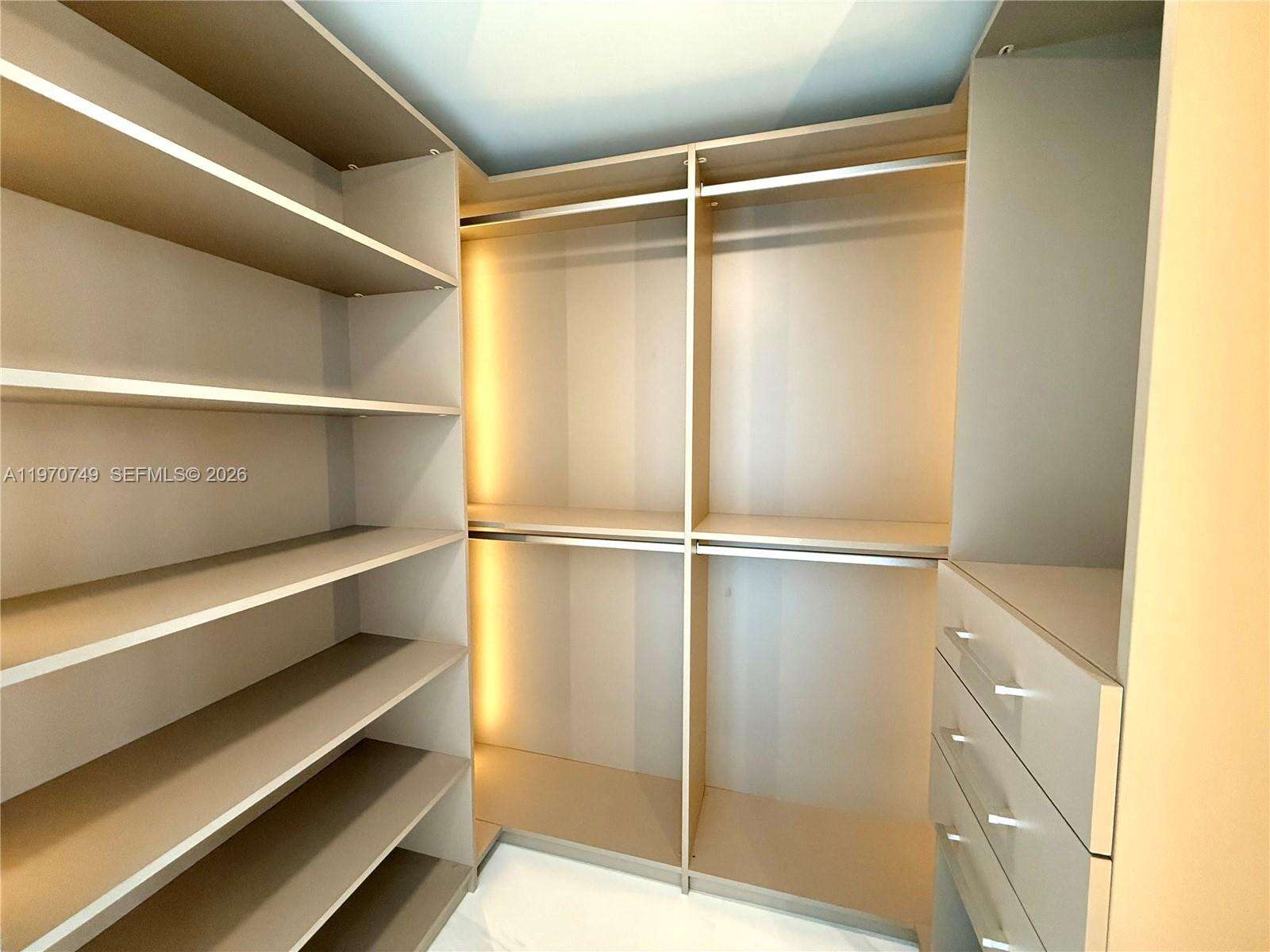 THE BEACH CLUB - 1850 Ocean Dr, Hallandale Beach, FL 33009 | Picture 21