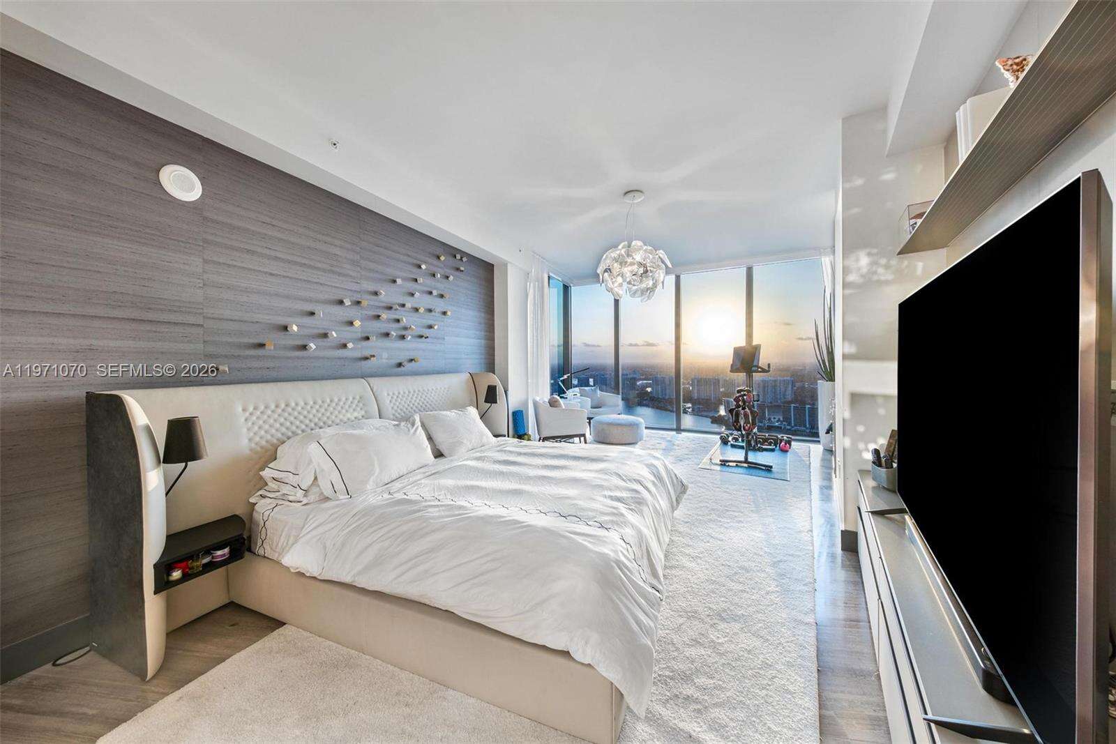 18555 COLLINS AVENUE - 18555 Collins Ave, Sunny Isles Beach, FL 33160 | Picture 15