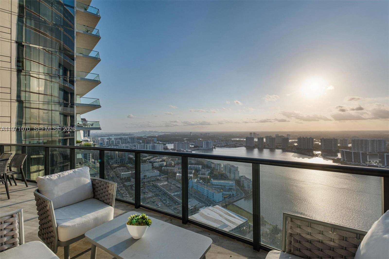 18555 COLLINS AVENUE - 18555 Collins Ave, Sunny Isles Beach, FL 33160 | Picture 23