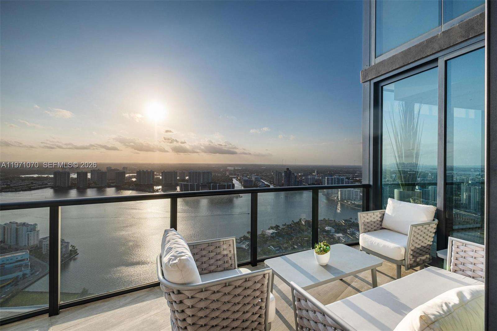 18555 COLLINS AVENUE - 18555 Collins Ave, Sunny Isles Beach, FL 33160 | Picture 25