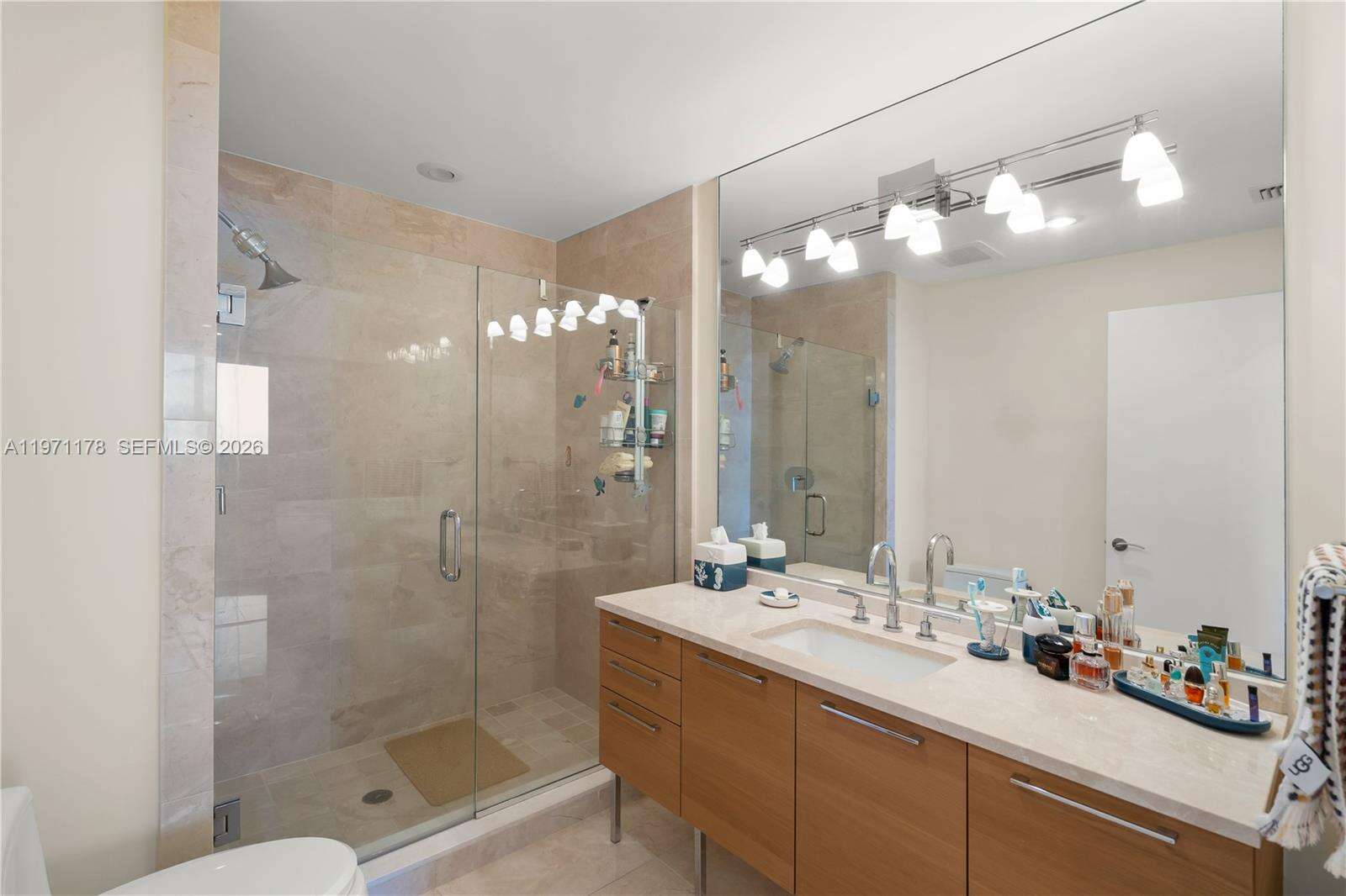 Jade Beach at 17001 Collins Ave, Sunny Isles Beach, FL 33160 - For Sale photo 17