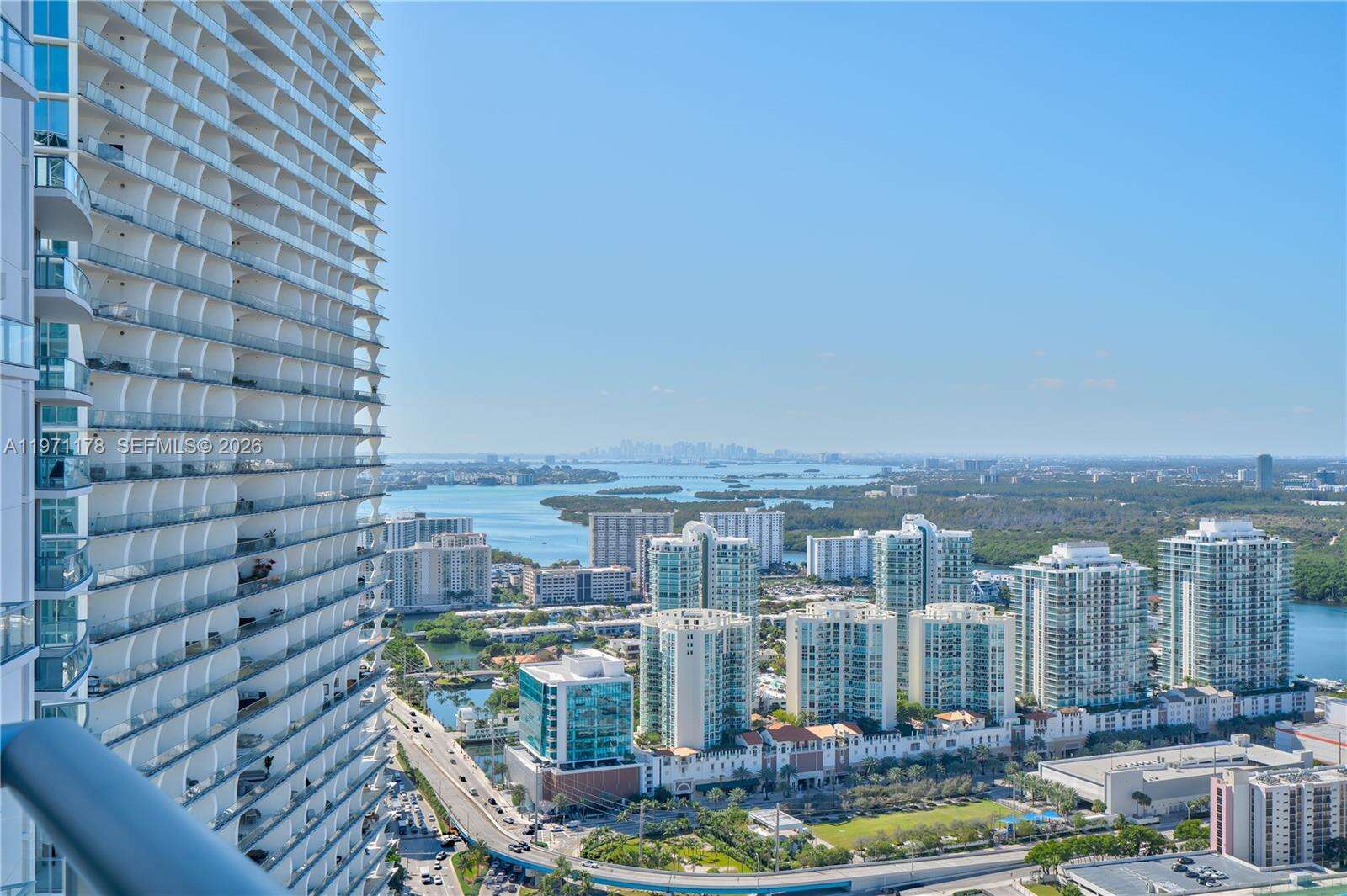 Jade Beach at 17001 Collins Ave, Sunny Isles Beach, FL 33160 - For Sale photo 21