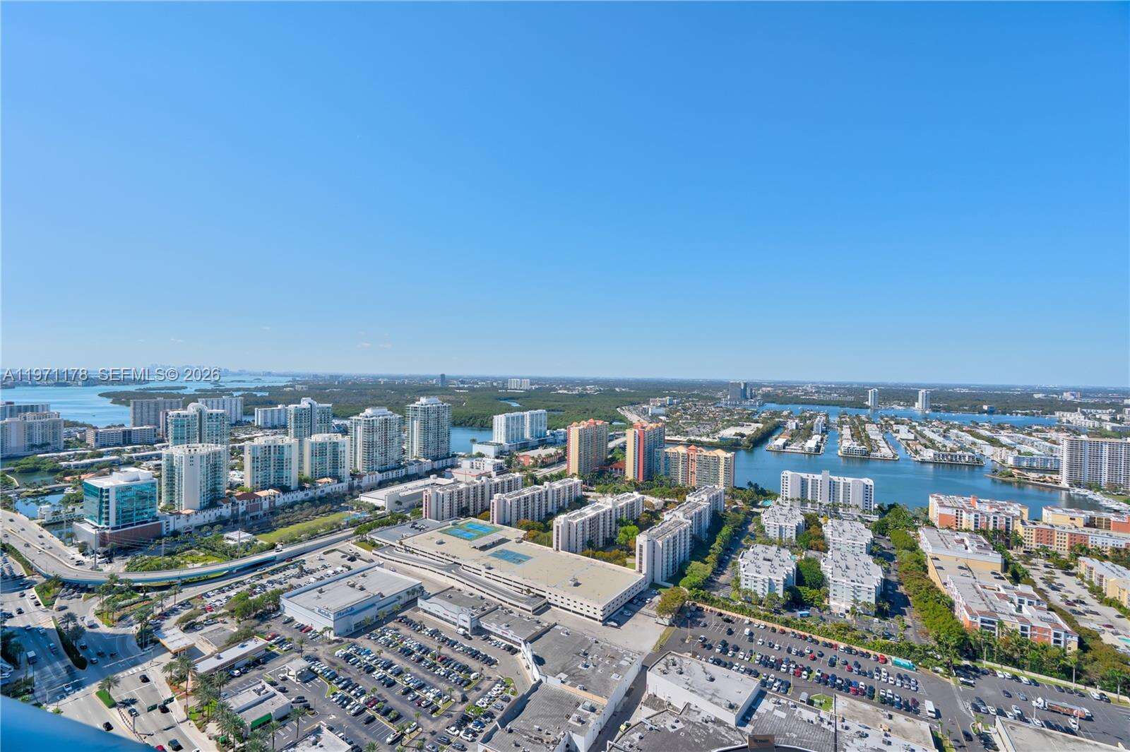 Jade Beach at 17001 Collins Ave, Sunny Isles Beach, FL 33160 - For Sale photo 22