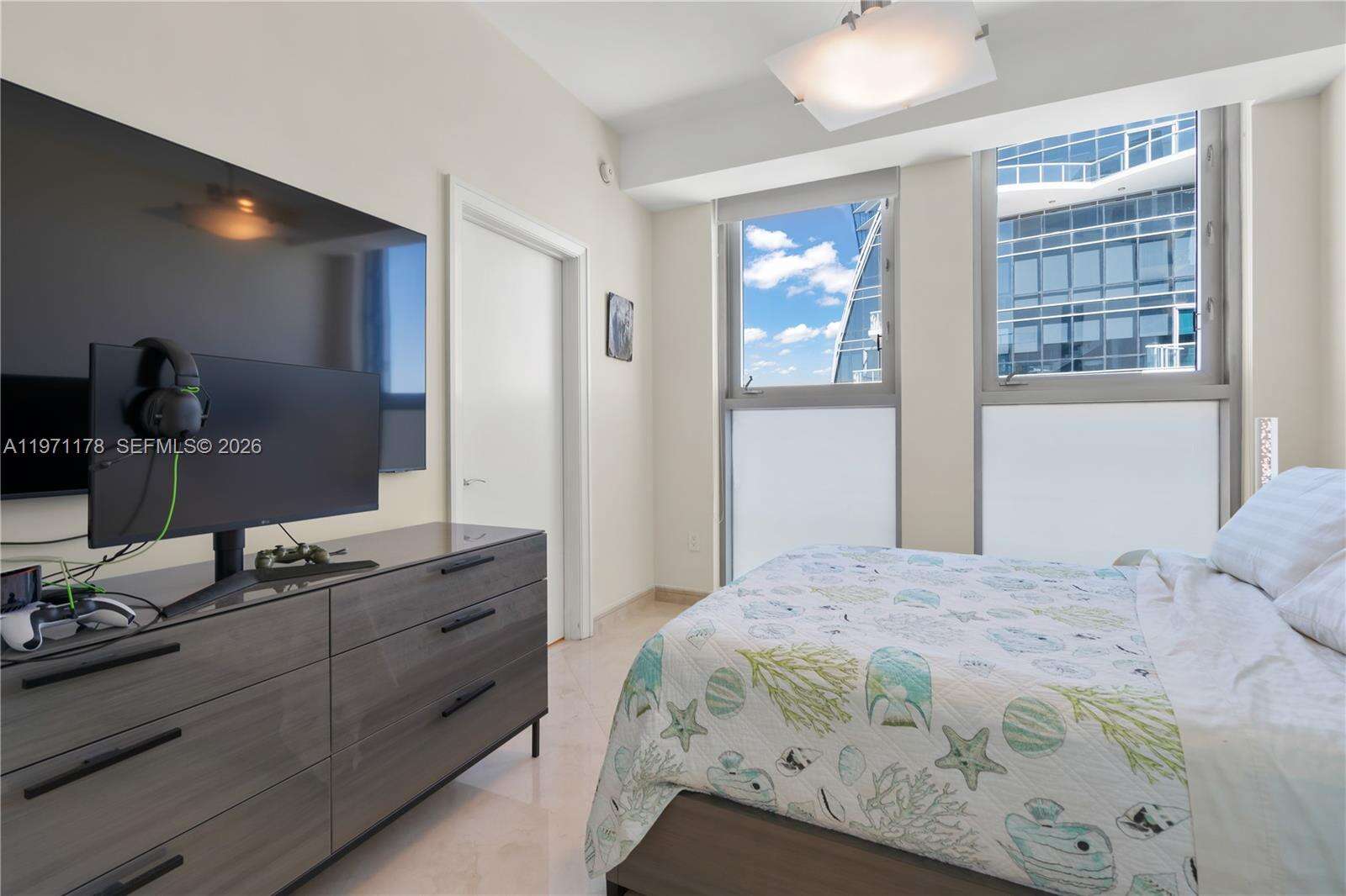 Jade Beach at 17001 Collins Ave, Sunny Isles Beach, FL 33160 - For Sale photo 29